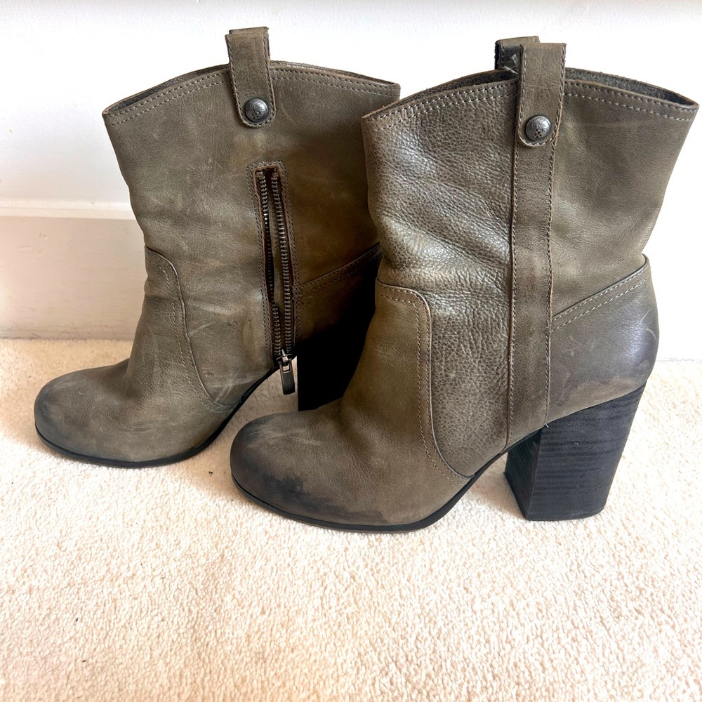 Vince Camuto Bennie Gray Leather Zip High Heel Ankle Boots Womens Size 10 B
